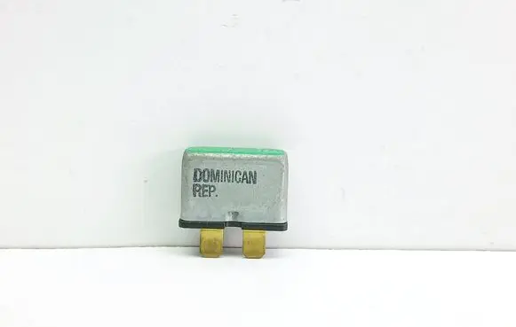Volkswagen PASSAT B5 Other relay 443937105A