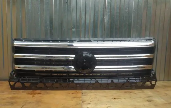 Volkswagen Crafter Front bumper upper radiator grill 7C0853651A 7C0853653