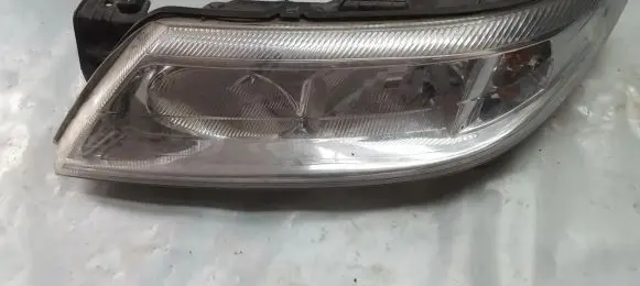 Renault Laguna II Headlight/headlamp E41051600