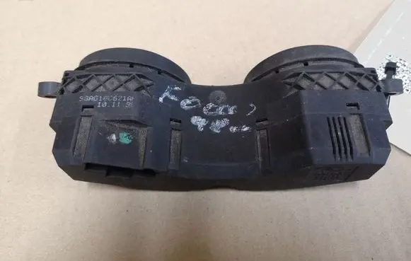 Ford Focus Windscreen/window heater switch 98AG180621