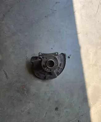 Volvo S60 Front wheel hub spindle knuckle 9461943