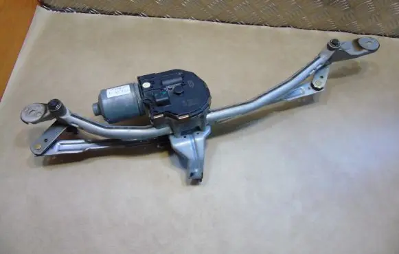 BMW 7 F01 F02 F03 F04 Front wiper linkage and motor 4899835