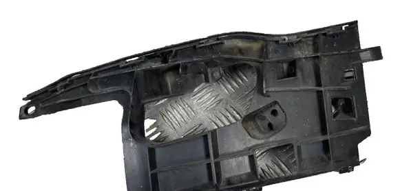 Audi A7 S7 4G Front bumper mounting bracket 4G8807095A