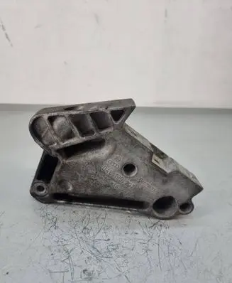 Skoda Octavia Mk3 (5E) Engine mounting bracket 04l199207