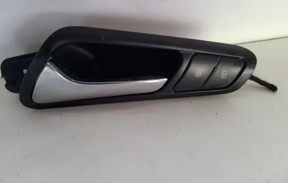 Volkswagen PASSAT B6 Front door interior handle 3C1837113D CZVG5