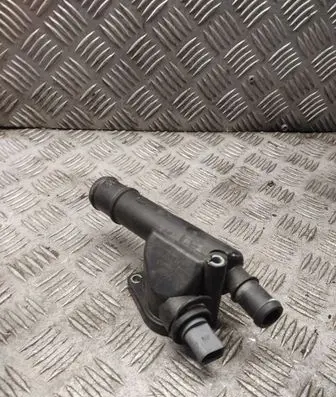 Volkswagen PASSAT B6 Engine coolant pipe/hose 03g121132