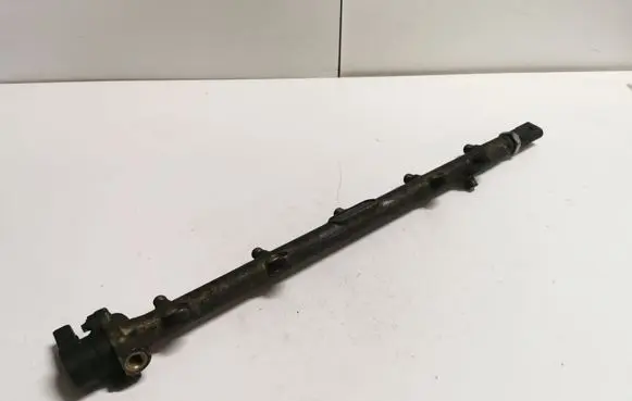 Mercedes-Benz E W211 Fuel main line pipe A6110780149 0445215007 0281002239