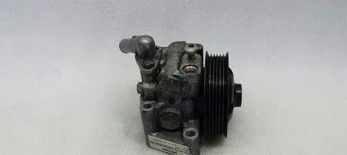 Jaguar XJ X350 Power steering pump mounting bracket C2C36768