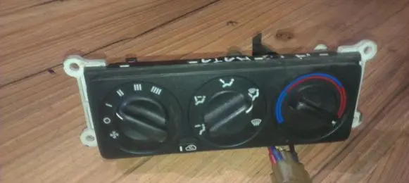 Hyundai Sonata Climate control unit