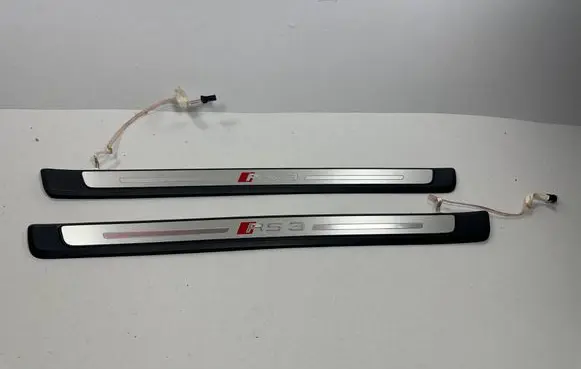 Foot area side trim