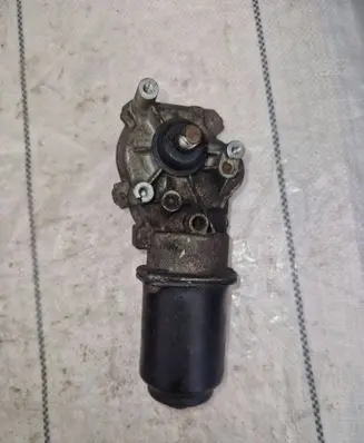 Nissan X-Trail T30 Wiper motor