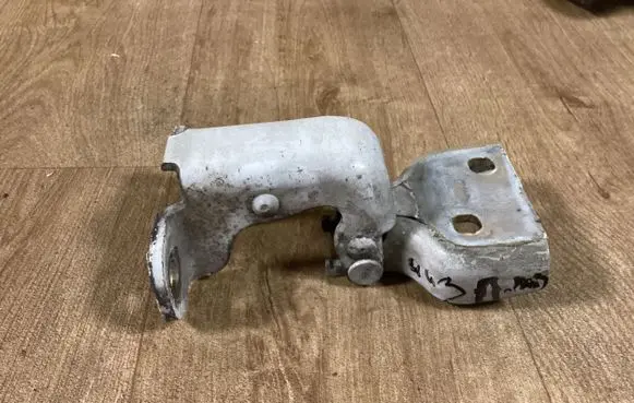 Renault Trafic II (X83) Front door lower hinge 311772 GM66380