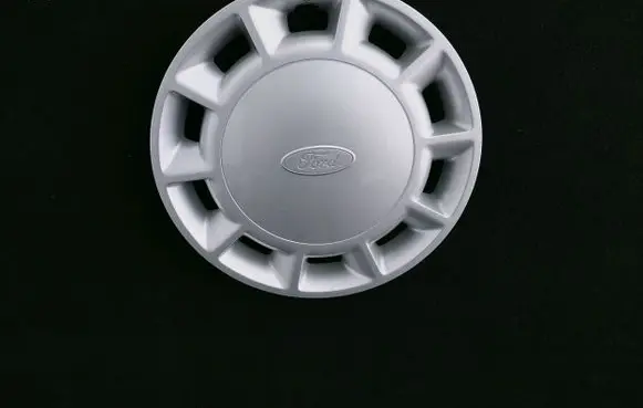 Ford Sierra R15 wheel hub/cap/trim 88GB1130AA 55293