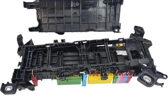 Mercedes-Benz A W176 Fuse box set A2469066600 HMCAR