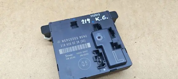 Mercedes-Benz CLS C219 Door control unit/module 2198200226