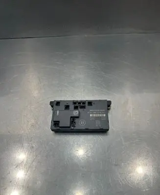 Mercedes-Benz E W211 Door control unit/module 2118201685 355556