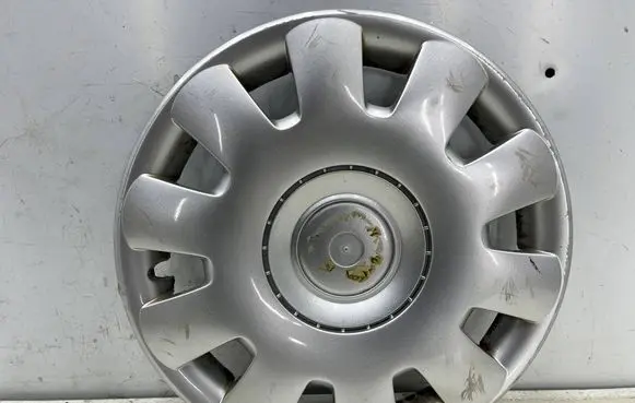 Volkswagen Touran I R15 wheel hub/cap/trim 1J0601147P