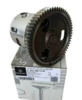 Mercedes-Benz E A207 Oil pump A6511801400