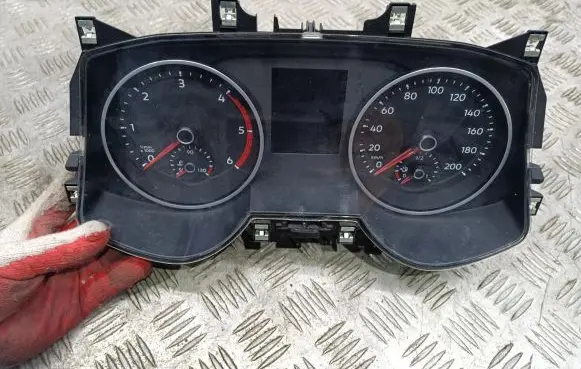Volkswagen Crafter Speedometer (instrument cluster)