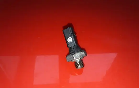 Mercedes-Benz A W169 Oil pressure sensor A0051537828