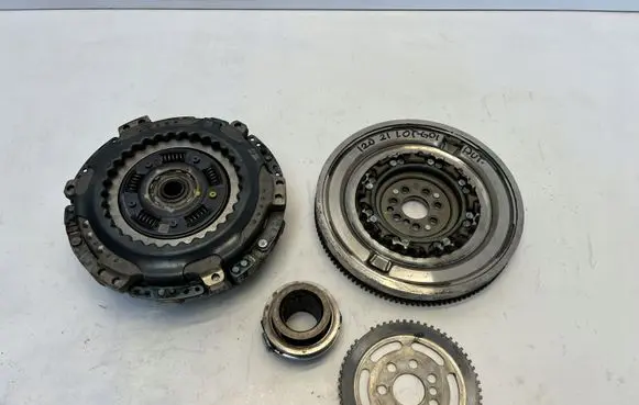 Hyundai i20 (BC3 BI3) Clutch set kit 412002C500