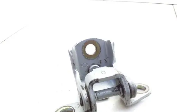 Nissan Primera Rear door upper hinge