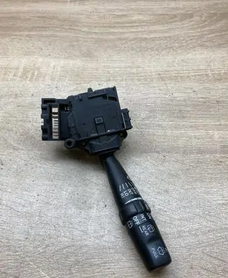 Toyota Avensis Verso Wiper control stalk 8465228640 173654