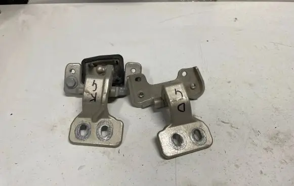 Mercedes-Benz C W204 Loading door hinge set 