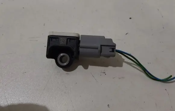 Volvo XC60 Airbag deployment crash/impact sensor 31334336