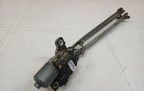 Volvo V50 Front wiper linkage and motor 30699342