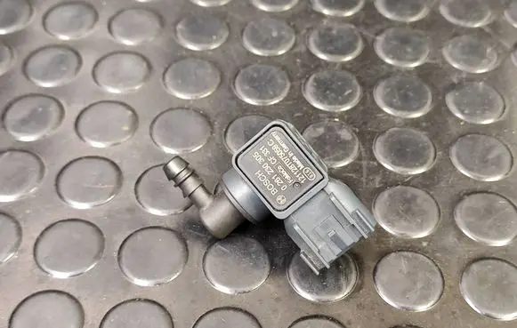 Volvo S60 Air pressure sensor 0261230305
