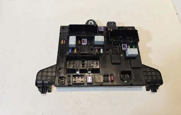 Opel Cascada Fuse module 13436915 365927271 1110300AA