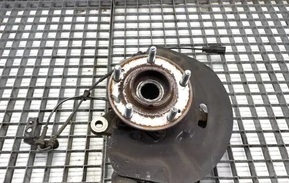 Hyundai Tucson TL Front wheel hub spindle knuckle 