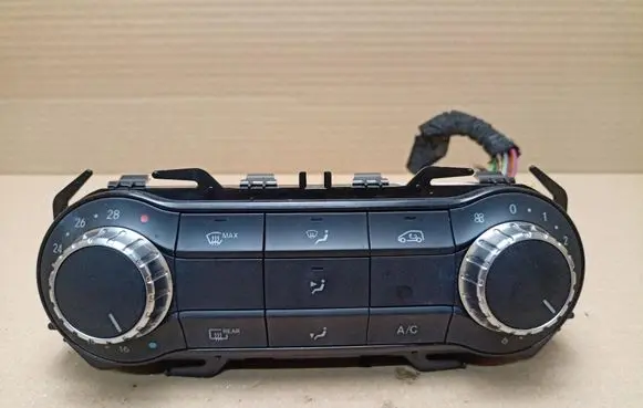 Mercedes-Benz B W246 W242 Air conditioning/heating control unit A2469001708