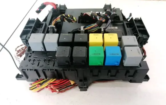 Mercedes-Benz B W245 Fuse box set A1695450001
