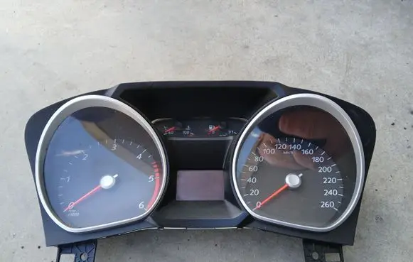Speedometer (instrument cluster)