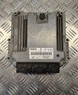 Renault Laguna III Engine control unit/module 0281015781 8200980329 8200726880