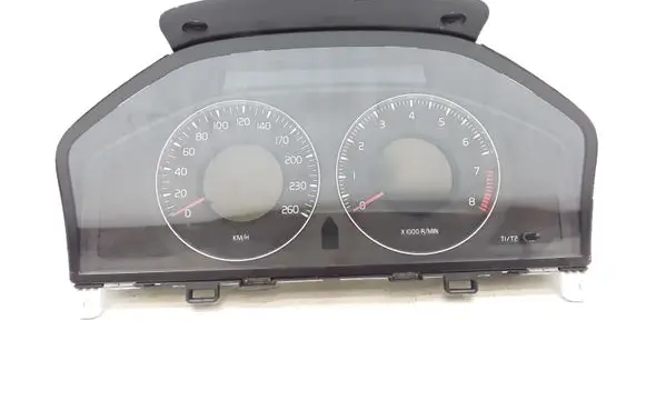 Volvo V70 Speedometer (instrument cluster) 30786622AB