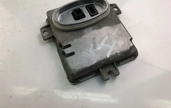 Volvo V70 Xenon control unit/module 6261110499