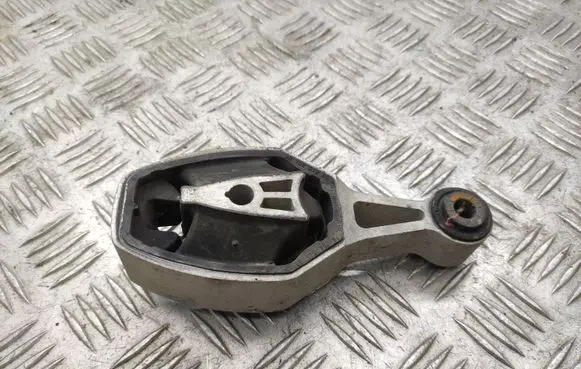 Engine mount bracket