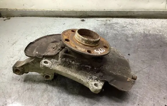 Volvo S60 Front wheel hub 9461943
