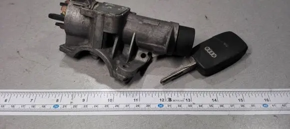 Audi A6 S6 C5 4B Ignition lock 4B0905851C