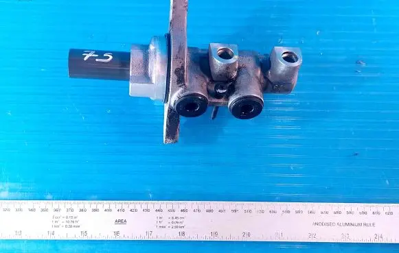 KIA Ceed Master brake cylinder DT27 MOBIS