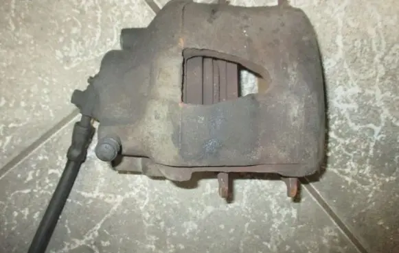 Volkswagen New Beetle Front brake caliper