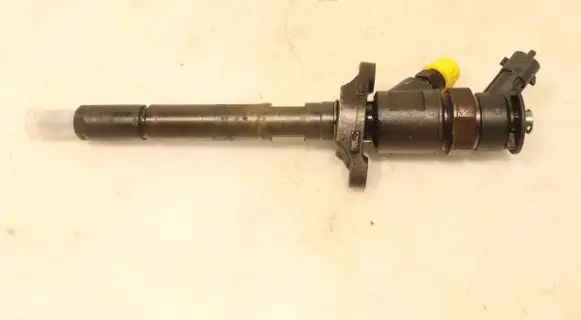 Volvo C30 Fuel injector 0445110311