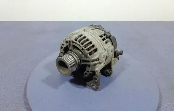 Volkswagen Golf IV Generator/alternator 036903024J