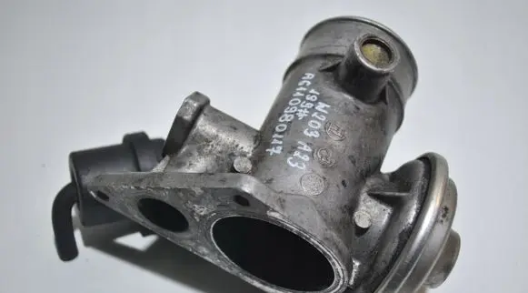 Mercedes-Benz C W203 EGR valve A6110980117