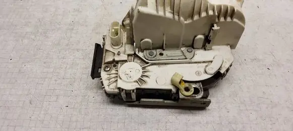 Jeep Grand Cherokee Front door lock A052111