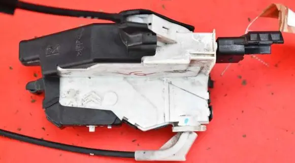 Citroen C3 Rear door lock 732315