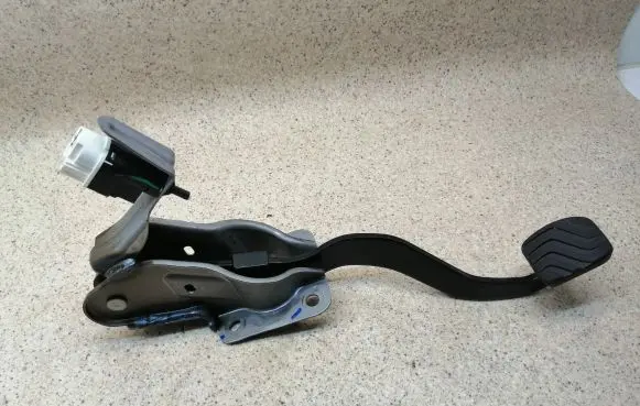 Dacia Spring Brake pedal 465010412R